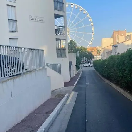 Joli T2 Centre Port Quai D'honneur *